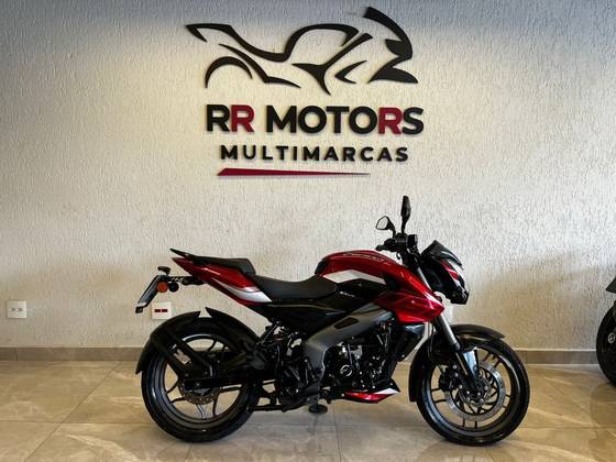 BAJAJ DOMINAR 160 